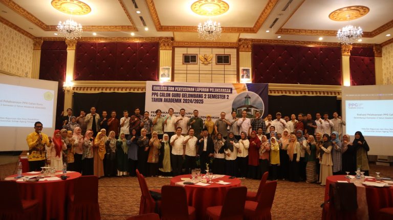 PPG Calon Guru Gelombang 2 Tahun 2025 di FKIP Untirta Bikin Kagum! Peserta Bongkar Strategi Mengajar & Mentoring Anti Gagal.